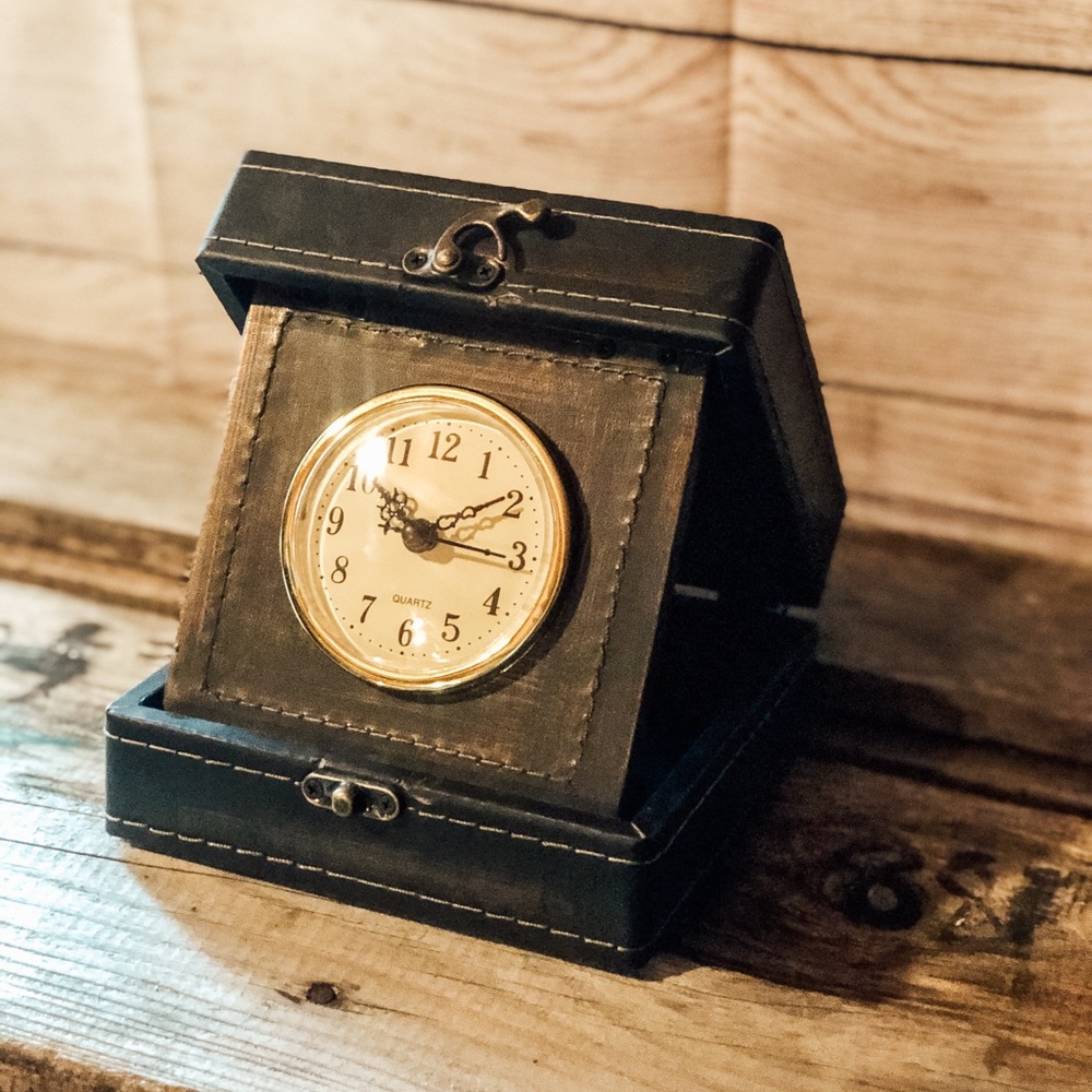 Vintage Fold Up Desk Clock